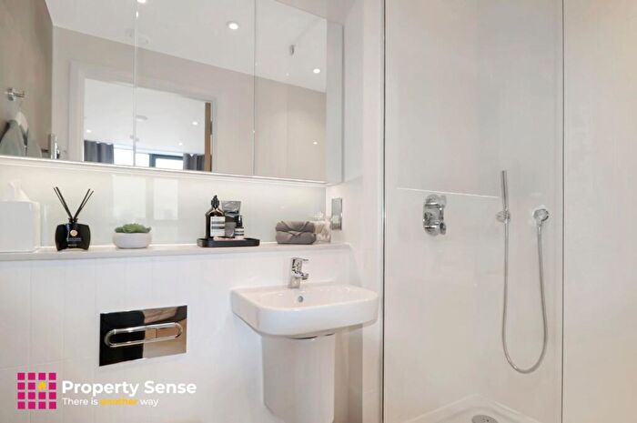2 Bedroom Apartment To Rent In Swan Street House, Manchester, M4