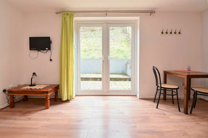 2 Bedroom Terraced House To Rent In Pinders Road, Hastings, TN35