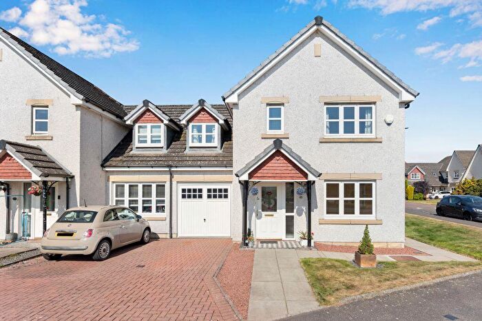 3 Bedroom Semi-Detached House For Sale In Buie Brae, Kirkliston, EH29