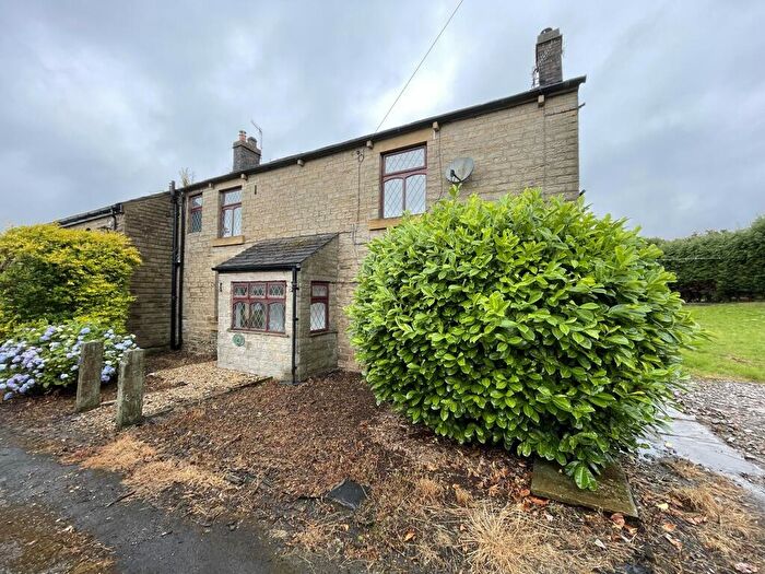 Houses for sale in Costobadie Close, Hyde, SK14