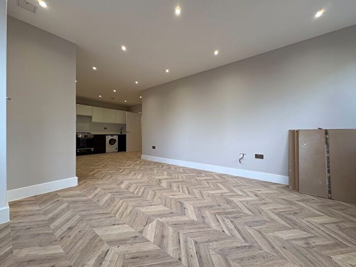 1 Bedroom Flat To Rent In Fishponds Road, Wokingham, RG41