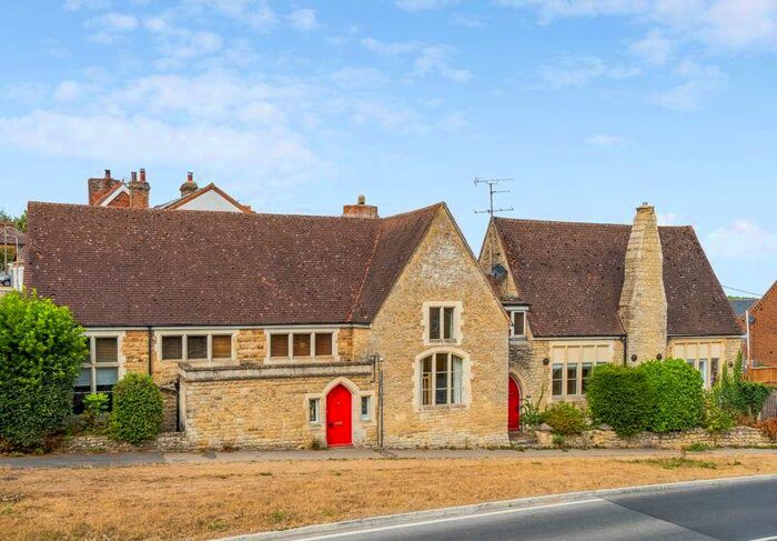 5 Bedroom Detached House For Sale In The Old School Lane, East Challow, OX12