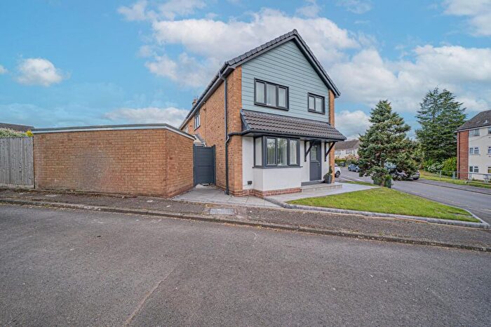 3 Bedroom Semi Detached House For Sale In Fairfield Rise, Meriden, CV7