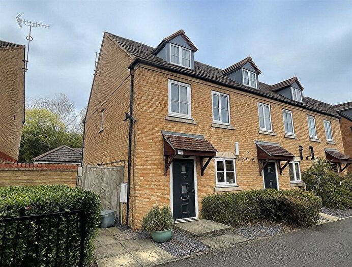 3 Bedroom End Of Terrace House For Sale In County Road: Hampton Vale, PE7