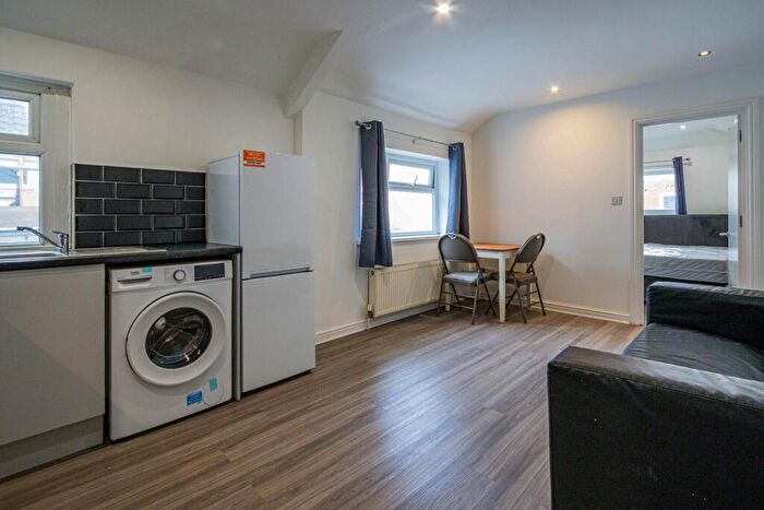 1 Bedroom Private Hall To Rent In Richmond Road, Cathays, CF24