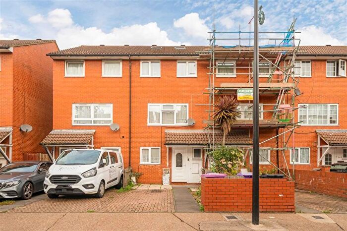 6 Bedroom Property For Sale In Ashfield Street, Stepney Green, E1