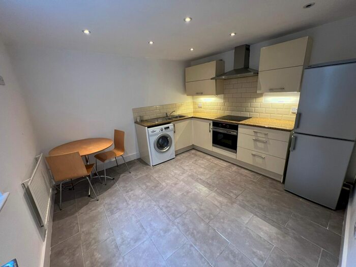 1 Bedroom Flat To Rent In St James Crescent, Uplands, Swansea, SA1