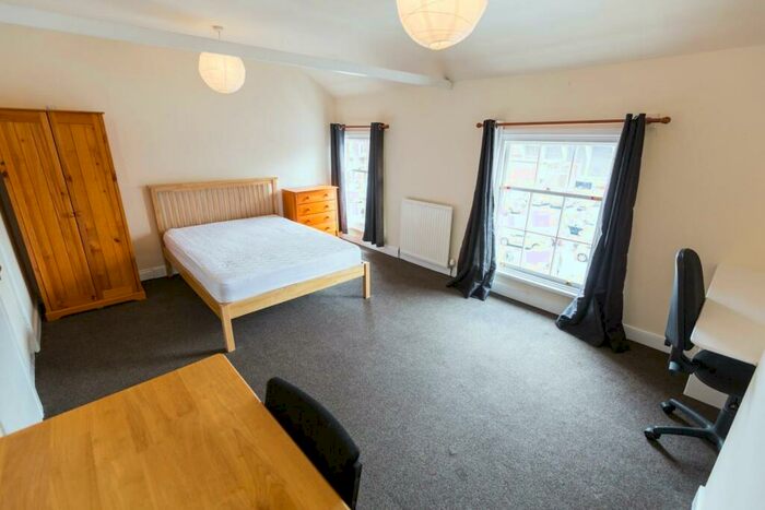 5 Bedroom House To Rent In Milton Street, S3