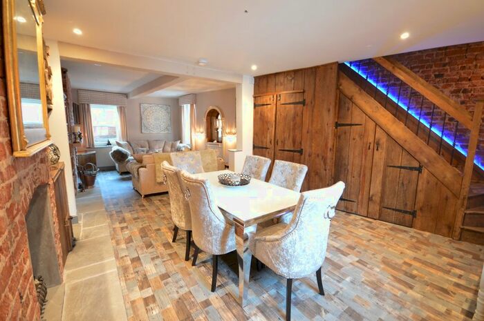 1 Bedroom Flat To Rent In Marble Arch, King Street, Knutsford, WA16