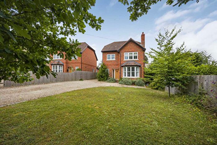 4 Bedroom Detached House To Rent In Grove Road, Sonning Common, RG4