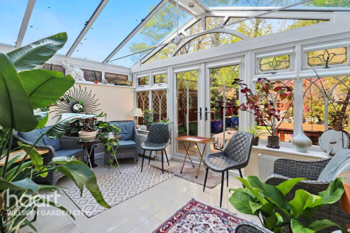 5 Bedroom Town House For Sale In Node Way Gardens, Welwyn, AL6