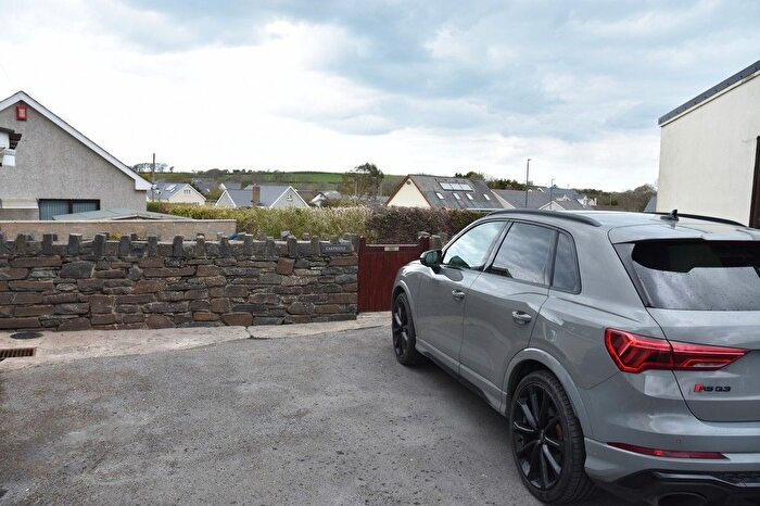 4 Bedroom Semi-Detached House To Rent In Cartrefle, Cross Inn, SA44