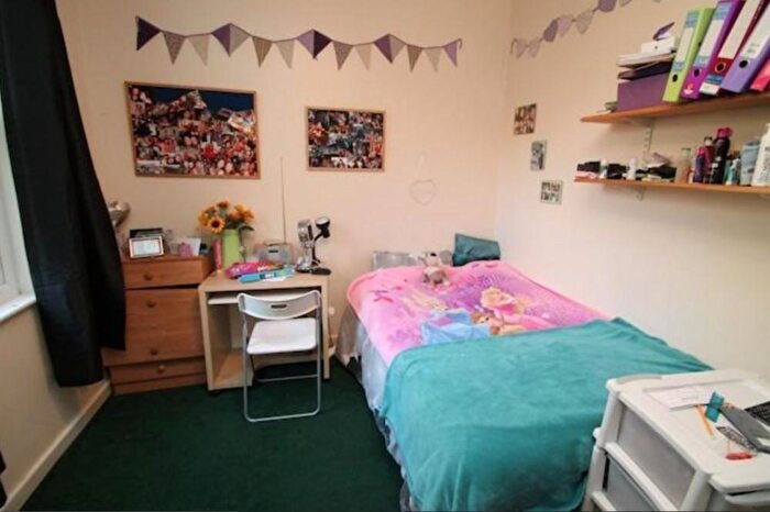 9 Bedroom House To Rent In Regent Park Terrace, Leeds, LS6