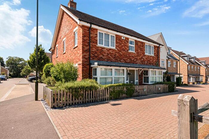 5 Bedroom Detached House For Sale In Onslow Walk, Broadbridge Heath, RH12