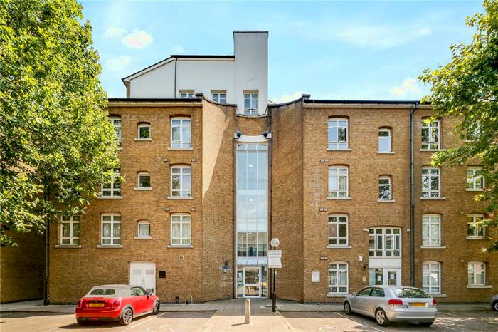 2 Bedroom Flat To Rent In Park Central Building, Fairfield Road, Bow, London, E3