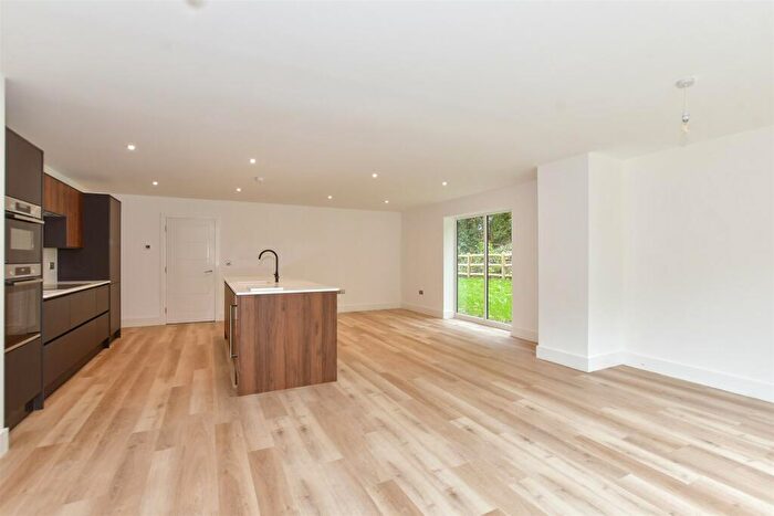 4 Bedroom Detached House For Sale In Station Road, Dover, Kent, CT15