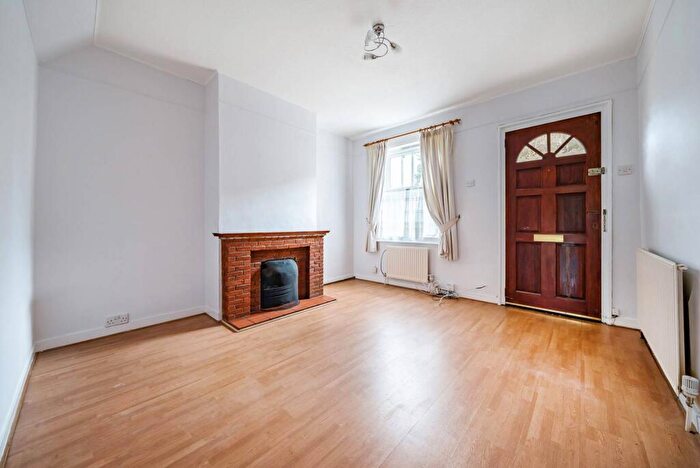 2 Bedroom Terraced House To Rent In Ludlow Road, Guildford, GU2