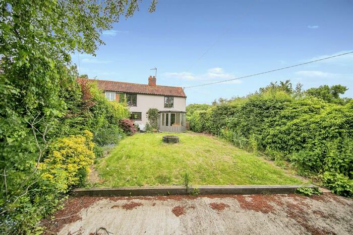 2 Bedroom Cottage For Sale In Main Road, Sutton, Woodbridge, IP12