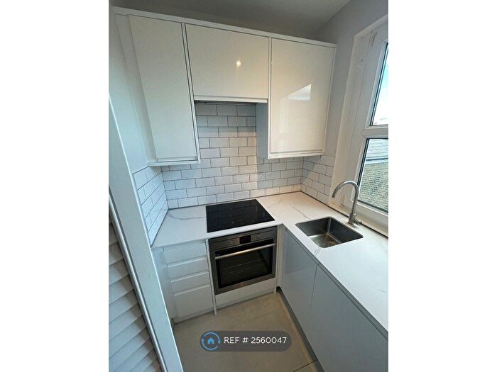 2 Bedroom Flat To Rent In Radipole Road, London, SW6