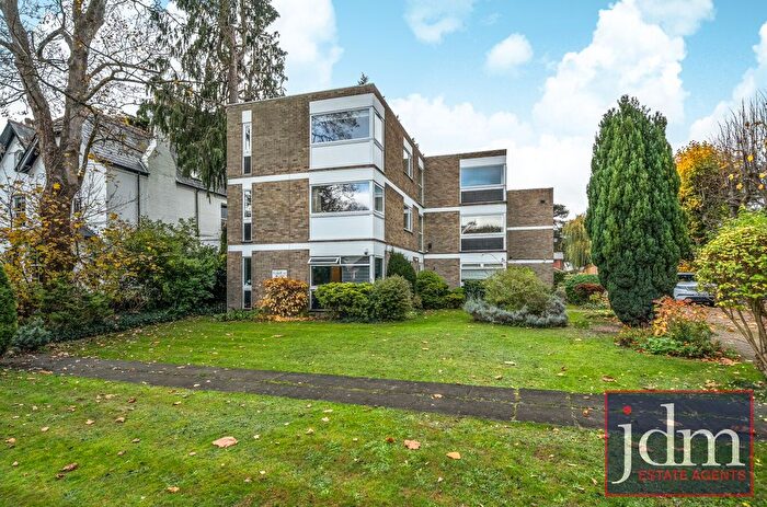 2 Bedroom Flat To Rent In Manor Park Road, Chislehurst, BR7
