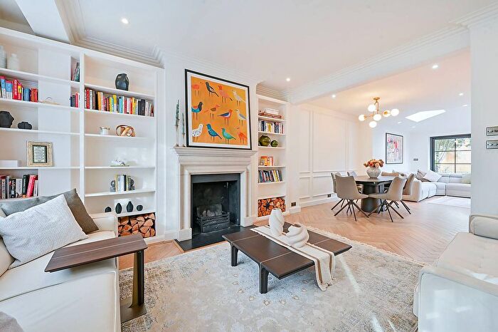 4 Bedroom Semi-Detached House To Rent In Chesterfield Road, Chiswick, London, W4