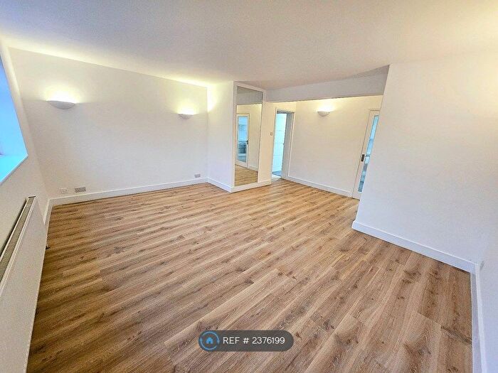 2 Bedroom Flat To Rent In South Vale, Harrow, HA1