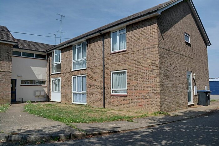 2 Bedroom Flat To Rent In Letty Green, Letty Green, SG14