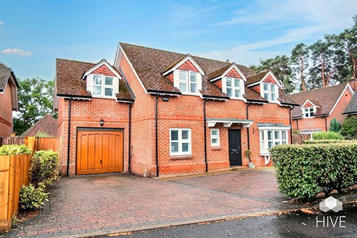 4 Bedroom Detached House For Sale In Southern Close, West Moors, BH22