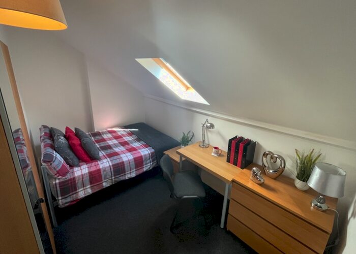 5 Bedroom House To Rent In Carholme Road, Lincoln, Lincoln, LN1