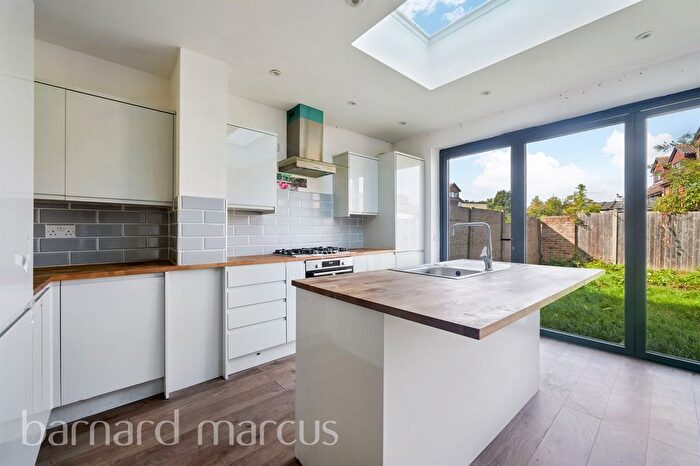 3 Bedroom Terraced House For Sale In Rowan Crescent, London, SW16