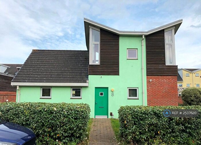 2 Bedroom Detached House To Rent In Deering Close, Chatham, Kent, ME4