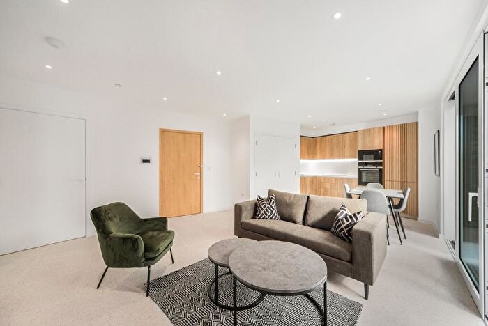 1 Bedroom Apartment To Rent In Cendal Crescent London, E1