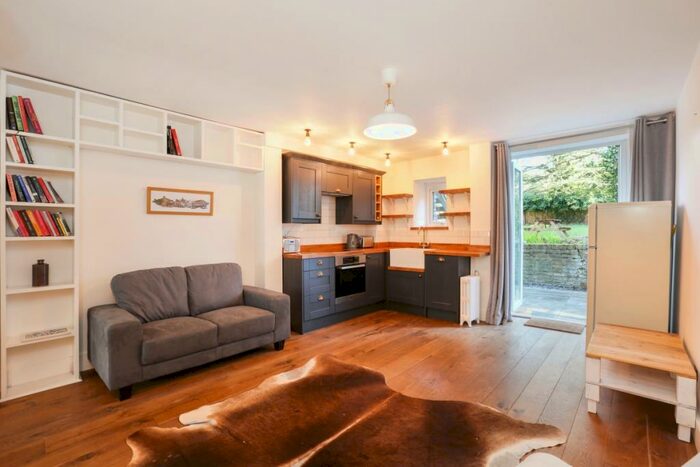 1 Bedroom Flat To Rent In Haringey Park London, N8