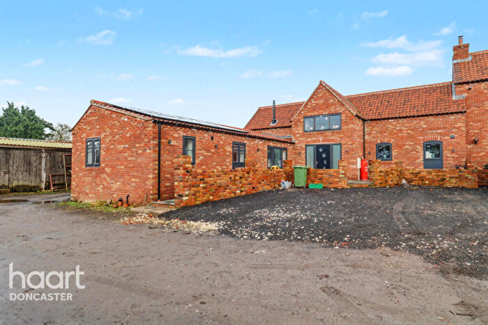 4 Bedroom Semi Detached House For Sale In The Old Fold Yard, Pond Farm, Haxey, Doncaster, DN9