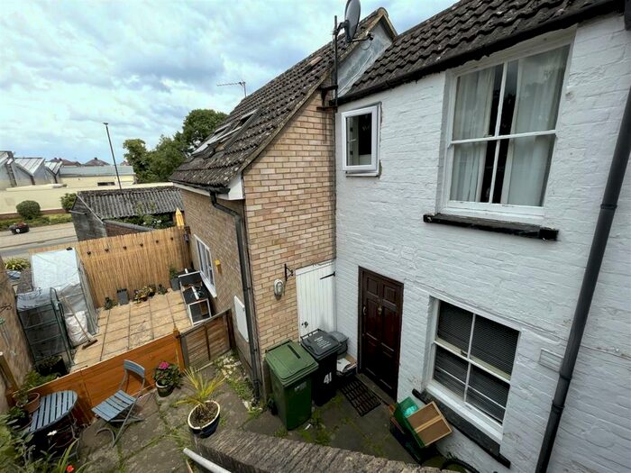 2 Bedroom Cottage To Rent In Parsonage Street, Dursley, GL11