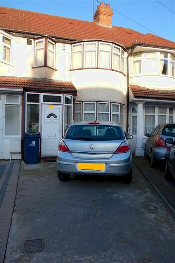 5 Bedroom Terraced House To Rent In St Crispins Close, Southall, Middlesex, UB1