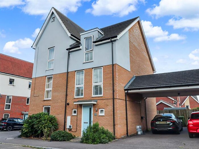4 Bedroom Semi-Detached House For Sale In Peacock Grove, Costessey, NR8