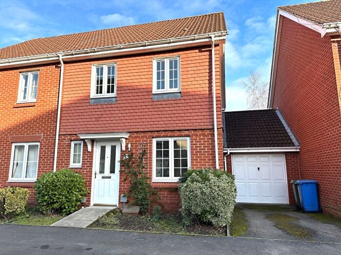 3 Bedroom Semi-Detached House To Rent In Woodland Walk, Aldershot, GU12