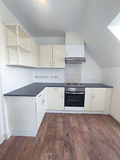 Studio To Rent In Dock View Road, Barry, CF63