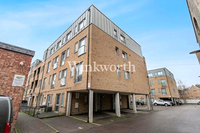 1 Bedroom Apartment For Sale In Gascoigne Close, London, N17