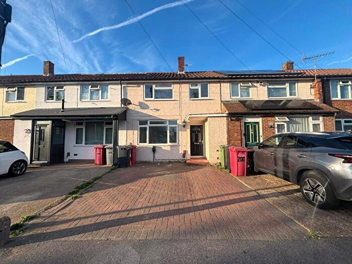 3 Bedroom Terraced House For Sale In Long Furlong Drive, Slough, SL2