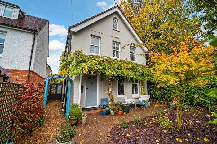 4 Bedroom Detached House For Sale In Ridgway Hill Road, Farnham, GU9