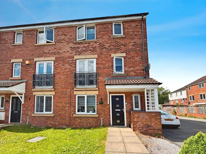 6 Bedroom Semi-Detached House For Sale In Mackley Close, South Shields, NE34