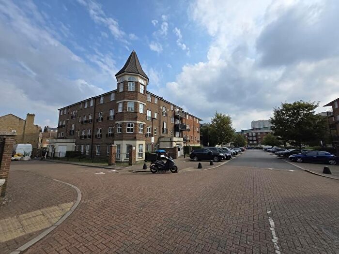 1 Bedroom Flat To Rent In Gareth Drive, Edmonton, N9