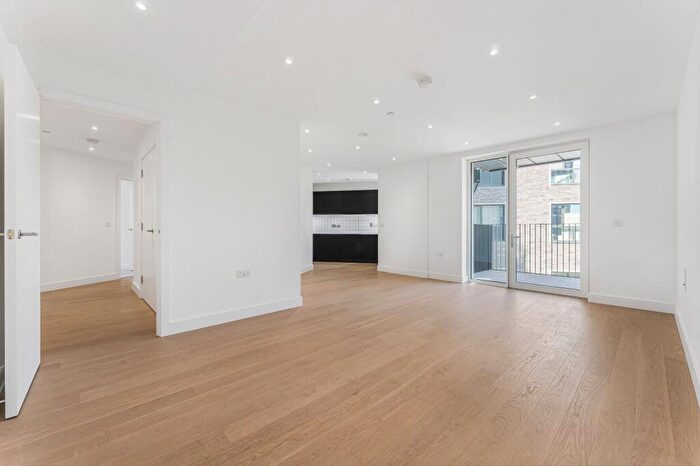 3 Bedroom Flat For Sale In Blackwall Reach, A Prestage Way, E14