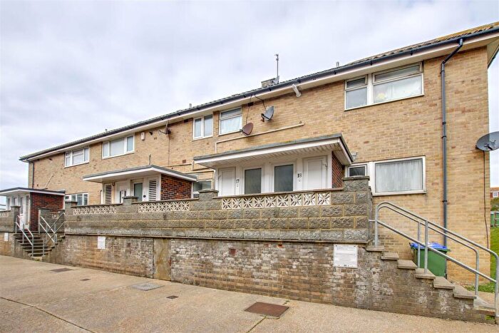 2 Bedroom Flat To Rent In South Coast Road, Telscombe Cliffs, Peacehaven, BN10