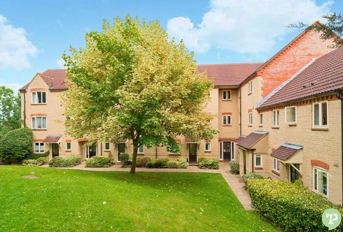 2 Bedroom Flat To Rent In Kimber Close, Wheatley, OX33