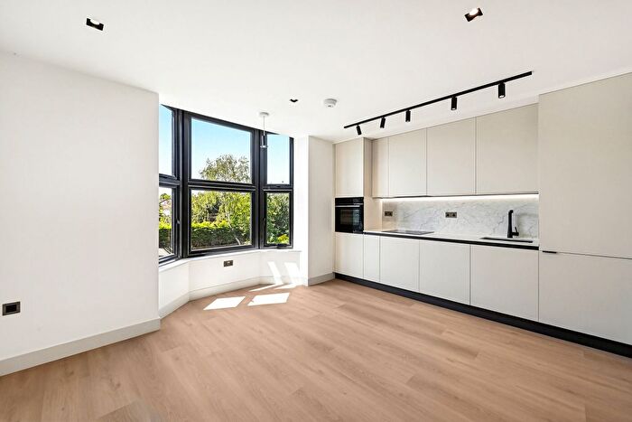 1 Bedroom Flat To Rent In Mayleaf House, Twyford Avenue, Ealing, W3