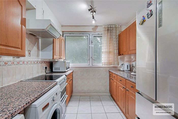 2 Bedroom Apartment To Rent In Hornsey Road, London, N7