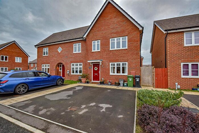 3 Bedroom Semi-Detached House For Sale In Barley Close, Cam, GL11